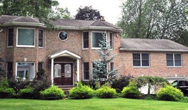 22 Maplewood Rd, Closter